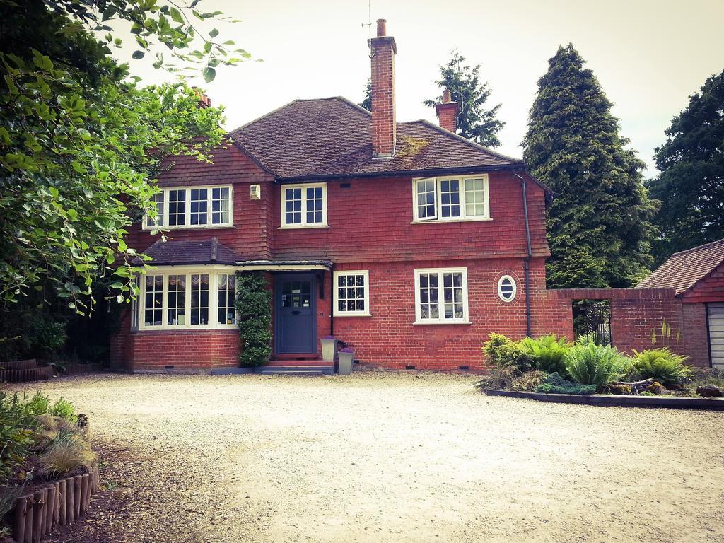 โรสมีด เกสท์เฮาส์ Hotel Claygate ภายนอก รูปภาพ